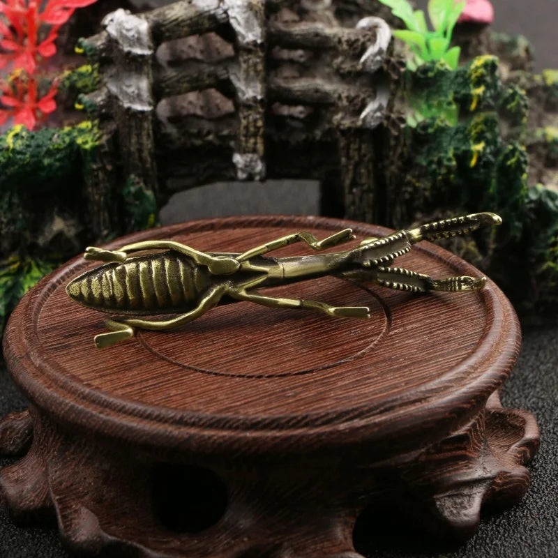 Escultura Louva-a-Deus da sorte